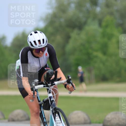 21.06.2025 - 27. Vierlanden-Triathlon H.Heesch http://msf.ph/oto/8001417 15.06.2025 12:38:41 Radfahren 792, 863, 929, 1039, 1040, 1042, 1043 meine-sportfotos.de