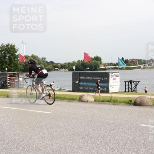 21.06.2025 - 27. Vierlanden-Triathlon H.Heesch http://msf.ph/oto/8001423 15.06.2025 11:45:13 Radfahren 636, 641, 667, 782, 840 meine-sportfotos.de