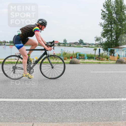 21.06.2025 - 27. Vierlanden-Triathlon H.Heesch http://msf.ph/oto/8001486 15.06.2025 12:37:06 Radfahren 904, 927, 978, 1034, 1035, 1037, 1038 meine-sportfotos.de