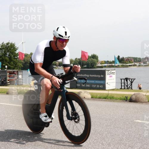 21.06.2025 - 27. Vierlanden-Triathlon H.Heesch http://msf.ph/oto/8001491 15.06.2025 11:45:24 Radfahren 794, 797, 841, 947 meine-sportfotos.de