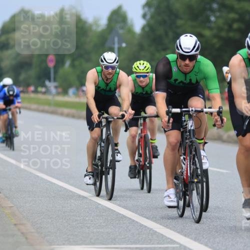21.06.2025 - 27. Vierlanden-Triathlon H.Heesch http://msf.ph/oto/8001499 15.06.2025 12:38:48 Radfahren 792, 1039, 1040, 1042, 1043, 1044, 1045, 1046, 1047, 1048 meine-sportfotos.de