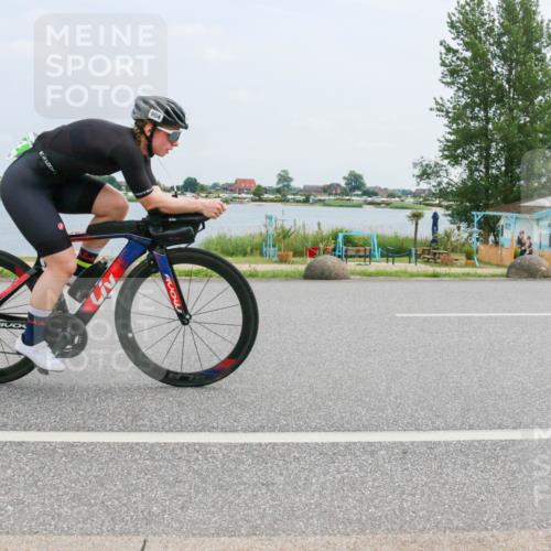 21.06.2025 - 27. Vierlanden-Triathlon H.Heesch http://msf.ph/oto/8001524 15.06.2025 12:37:11 Radfahren 904, 1005 meine-sportfotos.de