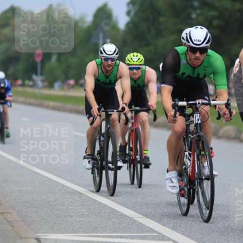 21.06.2025 - 27. Vierlanden-Triathlon H.Heesch http://msf.ph/oto/8001525 15.06.2025 12:38:48 Radfahren 792, 1039, 1040, 1042, 1043, 1044, 1045, 1046, 1047, 1048 meine-sportfotos.de