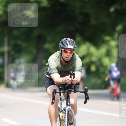 15.06.2025 - 7 Türme Triathlon Yannick Fuchs http://msf.ph/oto/8001545 15.06.2025 12:27:14 Radfahren 264, 422, 440 meine-sportfotos.de