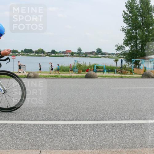 21.06.2025 - 27. Vierlanden-Triathlon H.Heesch http://msf.ph/oto/8001555 15.06.2025 12:37:18 Radfahren 930 meine-sportfotos.de