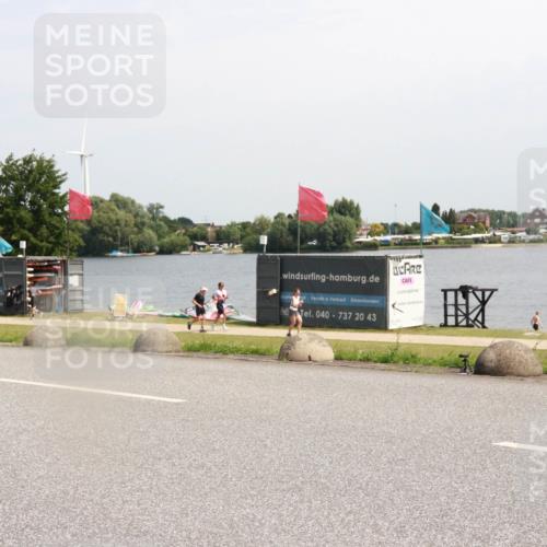 21.06.2025 - 27. Vierlanden-Triathlon H.Heesch http://msf.ph/oto/8001566 15.06.2025 11:45:36 Radfahren 728 meine-sportfotos.de