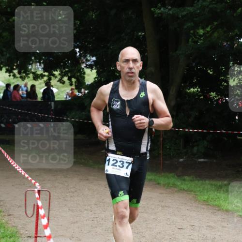 21.06.2025 - 27. Vierlanden-Triathlon Lena Gebhardt http://msf.ph/oto/8001575 15.06.2025 14:06:39 Laufen 2025, 12372, 114 meine-sportfotos.de