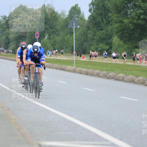 21.06.2025 - 27. Vierlanden-Triathlon H.Heesch http://msf.ph/oto/8001584 15.06.2025 12:38:49 Radfahren 792, 1039, 1040, 1042, 1043, 1044, 1045, 1046, 1047, 1048 meine-sportfotos.de