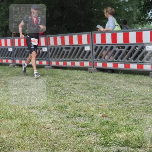 21.06.2025 - 27. Vierlanden-Triathlon KatJ http://msf.ph/oto/8001588 15.06.2025 12:55:14 Ziel 116 meine-sportfotos.de