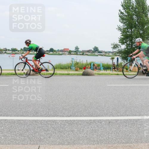 21.06.2025 - 27. Vierlanden-Triathlon H.Heesch http://msf.ph/oto/8001594 15.06.2025 12:37:22 Radfahren 1078, 1079, 1080 meine-sportfotos.de