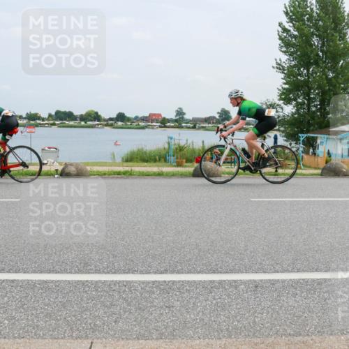 21.06.2025 - 27. Vierlanden-Triathlon H.Heesch http://msf.ph/oto/8001606 15.06.2025 12:37:22 Radfahren 1078, 1079, 1080 meine-sportfotos.de