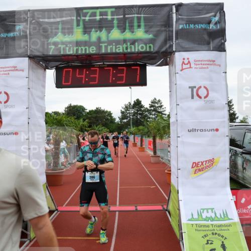 15.06.2025 - 7 Türme Triathlon Michael Strokosch http://msf.ph/oto/8001617 15.06.2025 14:37:36 Ziel 386, 585, 607 meine-sportfotos.de