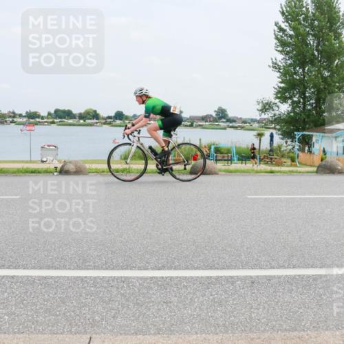 21.06.2025 - 27. Vierlanden-Triathlon H.Heesch http://msf.ph/oto/8001620 15.06.2025 12:37:22 Radfahren 1078, 1079, 1080 meine-sportfotos.de