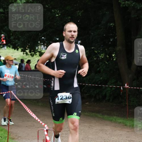 21.06.2025 - 27. Vierlanden-Triathlon Lena Gebhardt http://msf.ph/oto/8001638 15.06.2025 14:06:41 Laufen 215, 236 meine-sportfotos.de