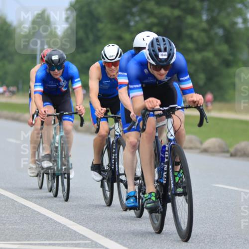 21.06.2025 - 27. Vierlanden-Triathlon H.Heesch http://msf.ph/oto/8001641 15.06.2025 12:38:50 Radfahren 1039, 1040, 1042, 1043, 1044, 1045, 1046, 1047, 1048 meine-sportfotos.de