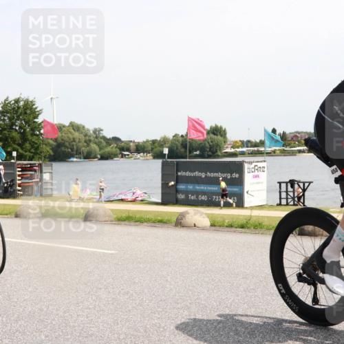 21.06.2025 - 27. Vierlanden-Triathlon H.Heesch http://msf.ph/oto/8001651 15.06.2025 11:46:05 Radfahren 32, 658 meine-sportfotos.de
