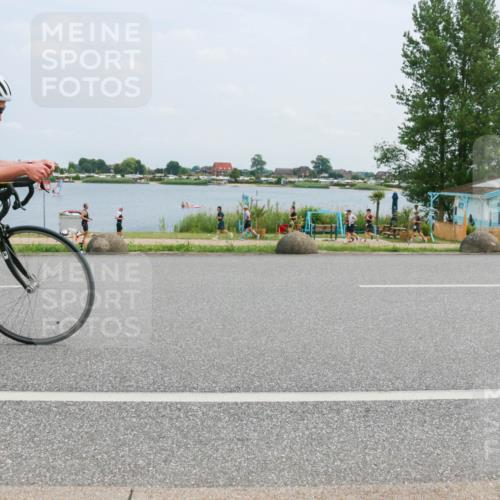 21.06.2025 - 27. Vierlanden-Triathlon H.Heesch http://msf.ph/oto/8001656 15.06.2025 12:37:40 Radfahren 745 meine-sportfotos.de