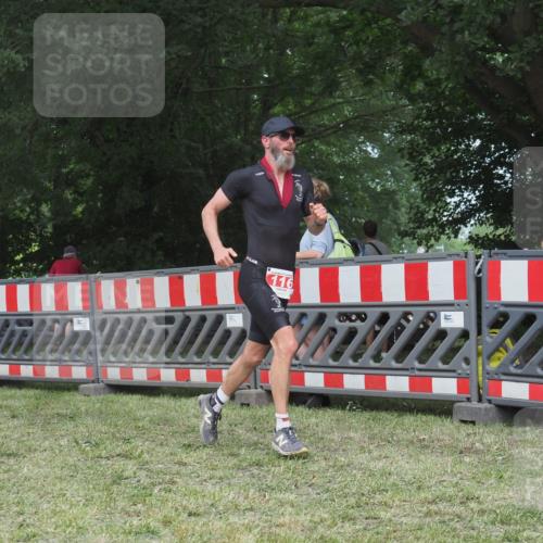 21.06.2025 - 27. Vierlanden-Triathlon KatJ http://msf.ph/oto/8001660 15.06.2025 12:55:15 Ziel 116 meine-sportfotos.de