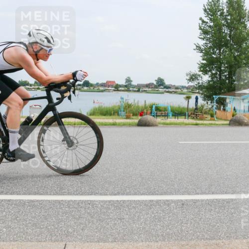 21.06.2025 - 27. Vierlanden-Triathlon H.Heesch http://msf.ph/oto/8001698 15.06.2025 12:37:59 Radfahren 858, 879, 954 meine-sportfotos.de
