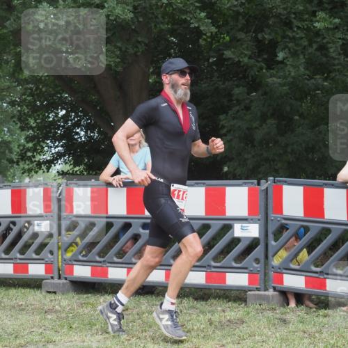 21.06.2025 - 27. Vierlanden-Triathlon KatJ http://msf.ph/oto/8001699 15.06.2025 12:55:15 Ziel 116 meine-sportfotos.de