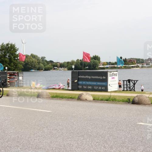 21.06.2025 - 27. Vierlanden-Triathlon H.Heesch http://msf.ph/oto/8001701 15.06.2025 11:46:11 Radfahren 32, 658, 803 meine-sportfotos.de