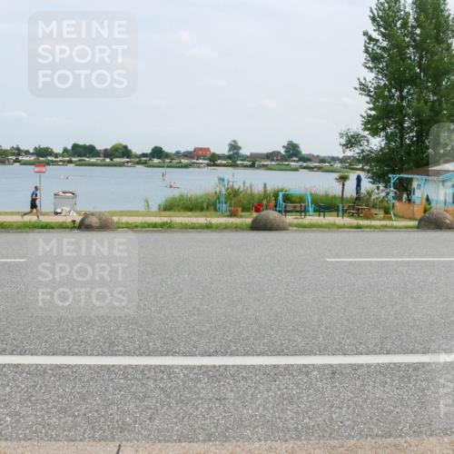 21.06.2025 - 27. Vierlanden-Triathlon H.Heesch http://msf.ph/oto/8001704 15.06.2025 12:38:03 Radfahren 858, 879, 1021 meine-sportfotos.de