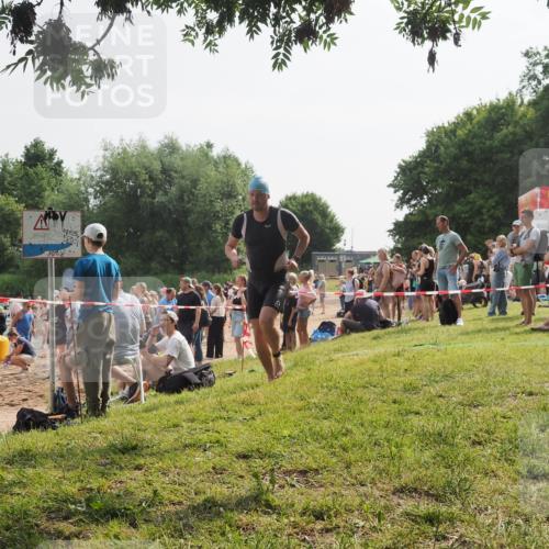 15.06.2025 - 27. Vierlanden-Triathlon KatJ http://msf.ph/oto/8001714 15.06.2025 09:57:45 Schwimmen 287, 298, 340, 827 meine-sportfotos.de