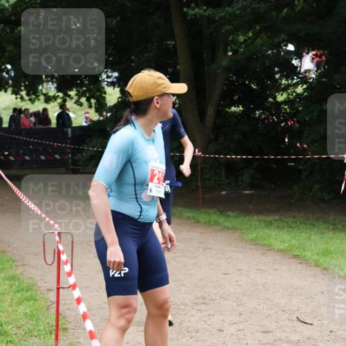 21.06.2025 - 27. Vierlanden-Triathlon Lena Gebhardt http://msf.ph/oto/8001720 15.06.2025 14:06:47 Laufen 21 meine-sportfotos.de