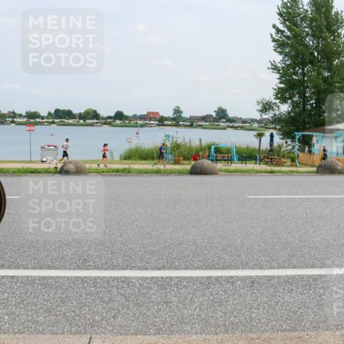 21.06.2025 - 27. Vierlanden-Triathlon H.Heesch http://msf.ph/oto/8001725 15.06.2025 12:38:06 Radfahren 879, 1021 meine-sportfotos.de