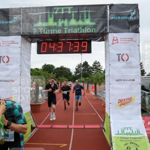 15.06.2025 - 7 Türme Triathlon Michael Strokosch http://msf.ph/oto/8001727 15.06.2025 14:37:39 Ziel 386, 585, 607 meine-sportfotos.de