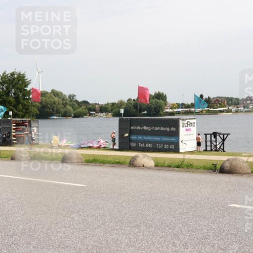 21.06.2025 - 27. Vierlanden-Triathlon H.Heesch http://msf.ph/oto/8001734 15.06.2025 11:46:16 Radfahren 215, 663, 743, 803, 886 meine-sportfotos.de
