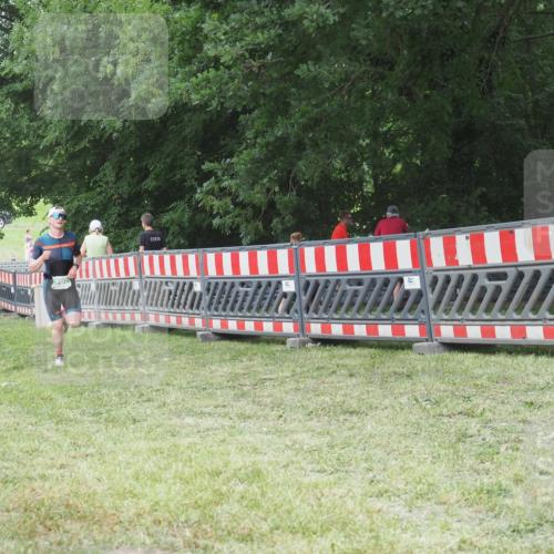 21.06.2025 - 27. Vierlanden-Triathlon KatJ http://msf.ph/oto/8001737 15.06.2025 12:55:50 Ziel 707, 875 meine-sportfotos.de