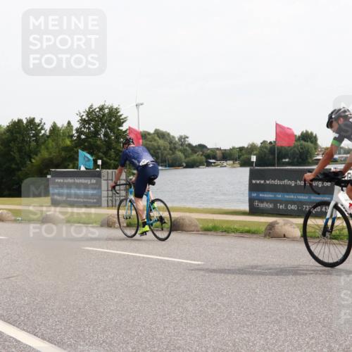 15.06.2025 - 27. Vierlanden-Triathlon H.Heesch http://msf.ph/oto/8001753 15.06.2025 10:28:17 Radfahren 405, 493 meine-sportfotos.de