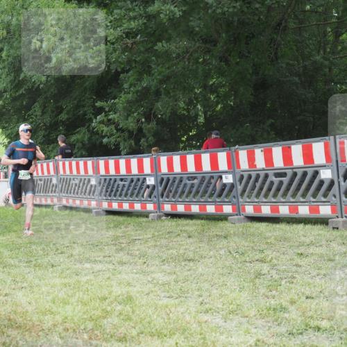 21.06.2025 - 27. Vierlanden-Triathlon KatJ http://msf.ph/oto/8001762 15.06.2025 12:55:50 Ziel 707, 875 meine-sportfotos.de