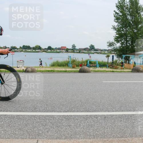 21.06.2025 - 27. Vierlanden-Triathlon H.Heesch http://msf.ph/oto/8001766 15.06.2025 12:38:27 Radfahren 980 meine-sportfotos.de