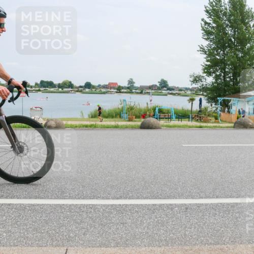 21.06.2025 - 27. Vierlanden-Triathlon H.Heesch http://msf.ph/oto/8001782 15.06.2025 12:38:32 Radfahren 804, 1029, 1030, 1031, 1032, 1033 meine-sportfotos.de