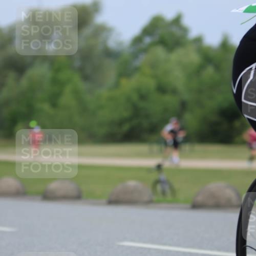 21.06.2025 - 27. Vierlanden-Triathlon H.Heesch http://msf.ph/oto/8001798 15.06.2025 12:39:16 Radfahren 945 meine-sportfotos.de