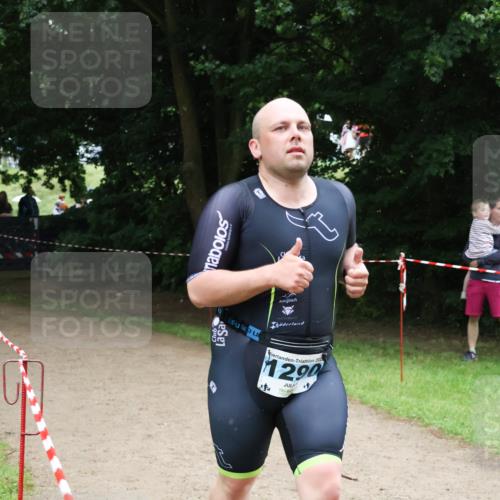 21.06.2025 - 27. Vierlanden-Triathlon Lena Gebhardt http://msf.ph/oto/8001799 15.06.2025 14:06:54 Laufen 1290 meine-sportfotos.de