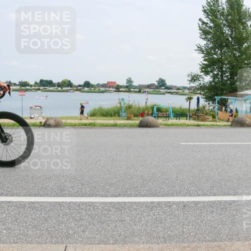 21.06.2025 - 27. Vierlanden-Triathlon H.Heesch http://msf.ph/oto/8001800 15.06.2025 12:38:33 Radfahren 804, 1029, 1030, 1031, 1032, 1033 meine-sportfotos.de