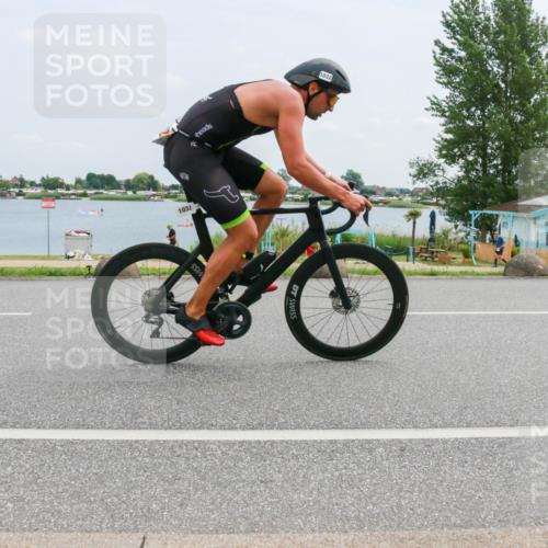 21.06.2025 - 27. Vierlanden-Triathlon H.Heesch http://msf.ph/oto/8001808 15.06.2025 12:38:33 Radfahren 804, 1029, 1030, 1031, 1032, 1033 meine-sportfotos.de