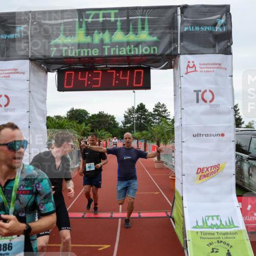 15.06.2025 - 7 Türme Triathlon Michael Strokosch http://msf.ph/oto/8001821 15.06.2025 14:37:40 Ziel 386, 585, 607 meine-sportfotos.de