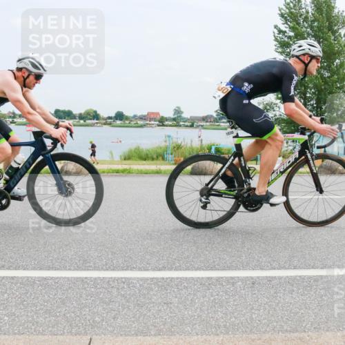 21.06.2025 - 27. Vierlanden-Triathlon H.Heesch http://msf.ph/oto/8001839 15.06.2025 12:38:33 Radfahren 804, 1029, 1030, 1031, 1032, 1033 meine-sportfotos.de