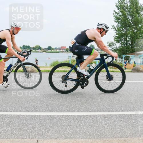 21.06.2025 - 27. Vierlanden-Triathlon H.Heesch http://msf.ph/oto/8001843 15.06.2025 12:38:34 Radfahren 804, 1029, 1030, 1031, 1032, 1033 meine-sportfotos.de