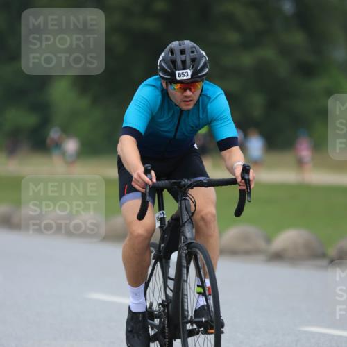 21.06.2025 - 27. Vierlanden-Triathlon H.Heesch http://msf.ph/oto/8001865 15.06.2025 12:39:36 Radfahren 653, 1085, 1086, 1087, 1088 meine-sportfotos.de