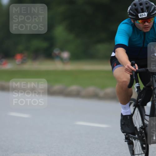 21.06.2025 - 27. Vierlanden-Triathlon H.Heesch http://msf.ph/oto/8001879 15.06.2025 12:39:37 Radfahren 653, 1085, 1086, 1087, 1088 meine-sportfotos.de