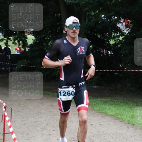 21.06.2025 - 27. Vierlanden-Triathlon Lena Gebhardt http://msf.ph/oto/8001882 15.06.2025 14:07:11 Laufen 20, 5, 1260 meine-sportfotos.de