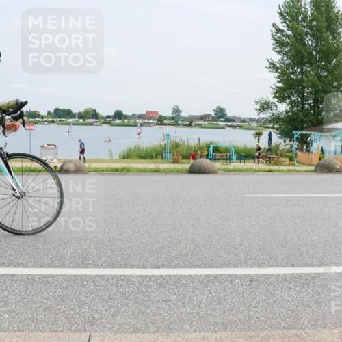 21.06.2025 - 27. Vierlanden-Triathlon H.Heesch http://msf.ph/oto/8001889 15.06.2025 12:38:44 Radfahren 792, 863, 929 meine-sportfotos.de