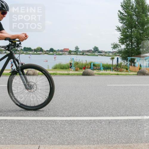21.06.2025 - 27. Vierlanden-Triathlon H.Heesch http://msf.ph/oto/8001914 15.06.2025 12:38:46 Radfahren 792, 863, 929, 1040, 1042, 1043 meine-sportfotos.de