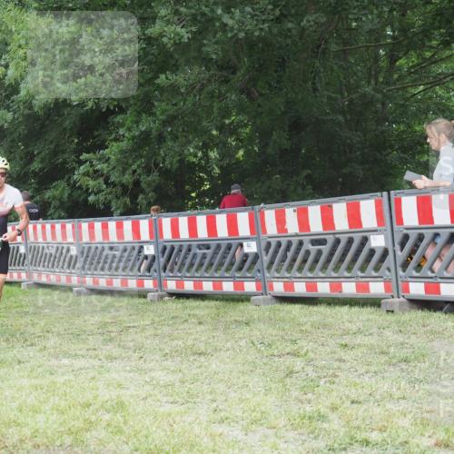 21.06.2025 - 27. Vierlanden-Triathlon KatJ http://msf.ph/oto/8001921 15.06.2025 12:55:56 Ziel 6, 730, 875, 1002 meine-sportfotos.de