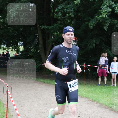 21.06.2025 - 27. Vierlanden-Triathlon Lena Gebhardt http://msf.ph/oto/8001948 15.06.2025 14:07:16 Laufen 225, 1287 meine-sportfotos.de